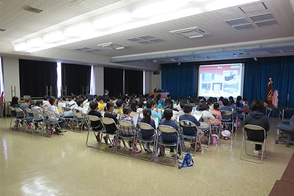 会社工場見学の様子